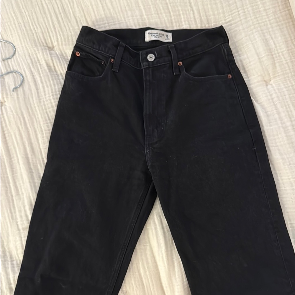 Abercrombie & Fitch 90s Relaxed Black Jean High Rise